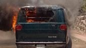 Camioneta es consumida por el fuego en Halachó