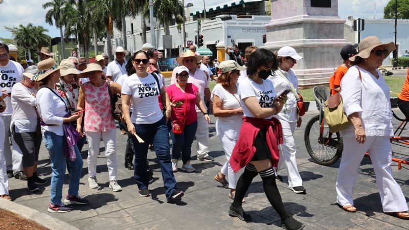 Así fue la marcha en defensa de la SCJN en Mérida: ''La Corte no se toca''